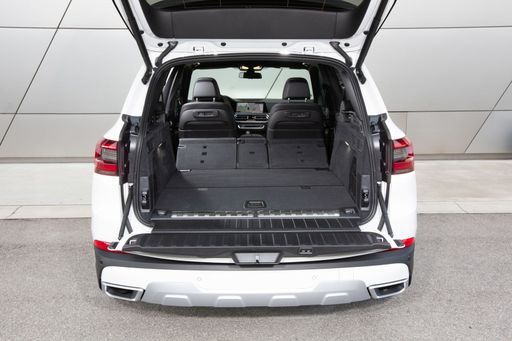 P90375014_highRes_the-new-bmw-x5-xdriv