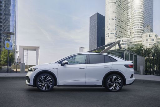 DB2021AU00939_medium