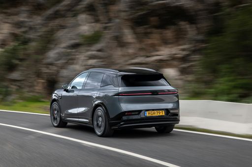 1747302829-zeekr_7x_tech-grey_058