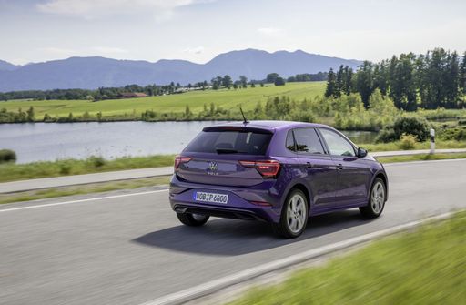 DB2021AU00728_medium