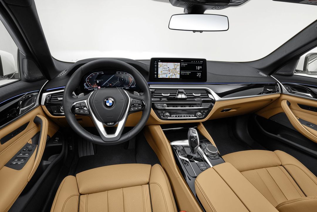 P90389076_highRes_the-new-bmw-540i-sed