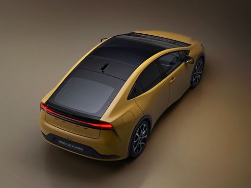 78898-2022-prius-plug-in-hybrid-9-web-lr