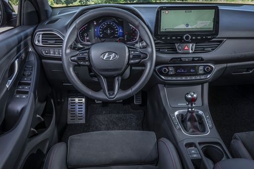 hyundai-i30-0820-72
