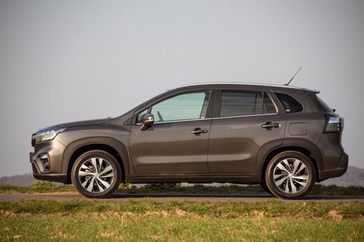Suzuki_S-Cross_049
