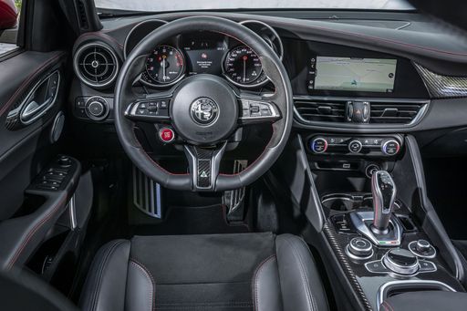 fca_germany_alfa_romeo_giulia_quadrifoglio_my2020_063-5ed6059fd7bec