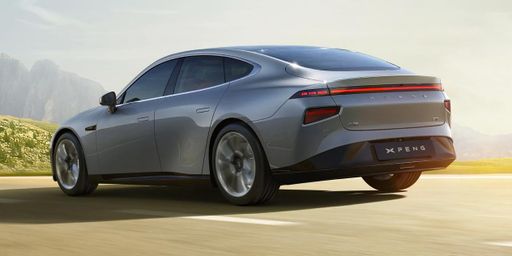 xpeng-p7-rear
