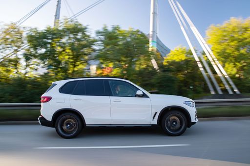 P90374950_highRes_the-new-bmw-x5-xdriv