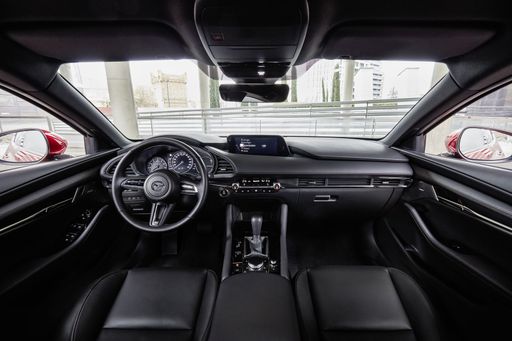 2022_mazda3_spain_int_01_highres