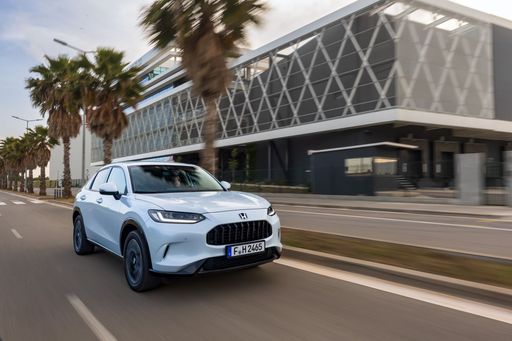 440010_2023_Honda_ZR-V_e_HEV_Advance