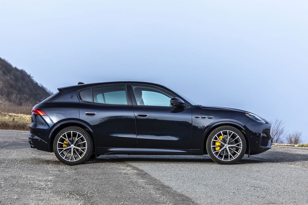 Medium-19415-MaseratiGrecaleModenaBluNobile