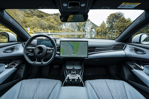 03694851-BE3F-404A-85F8-4557ADB00247