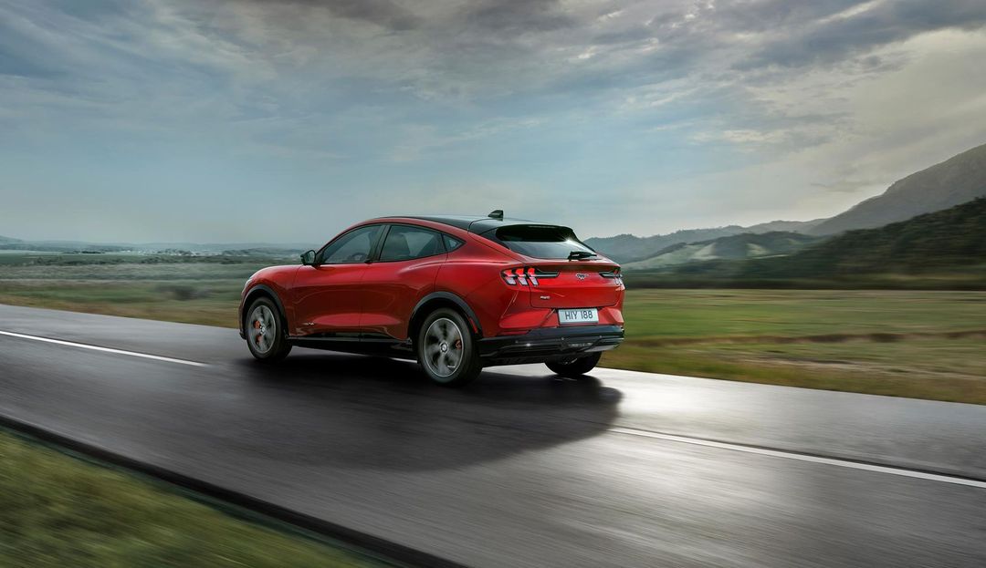 2020_FORD_MACH-E_AWD_19-LOW