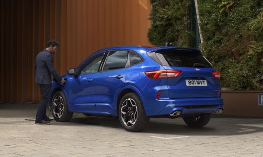 2023_FORD_KUGA_ST-LINE_04