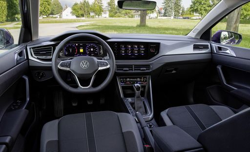 DB2021AU00741_medium