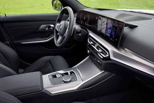 P90479582_highRes_the-new-bmw-3-series