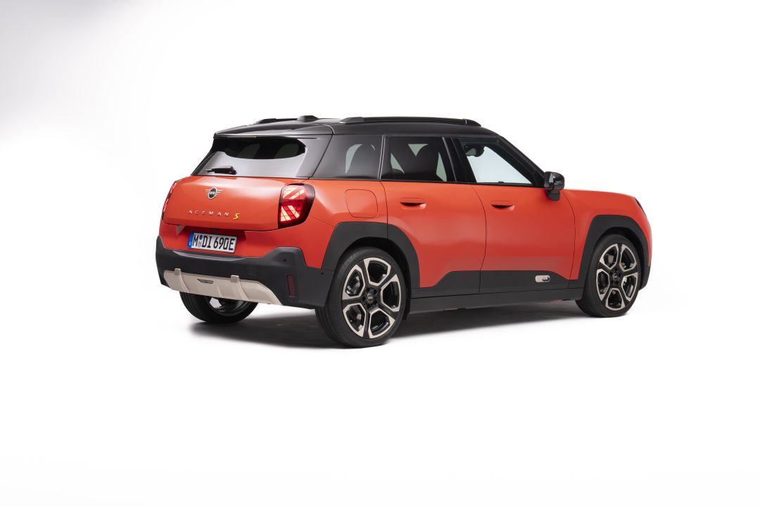 P90545628_highRes_mini-aceman-se-04-20