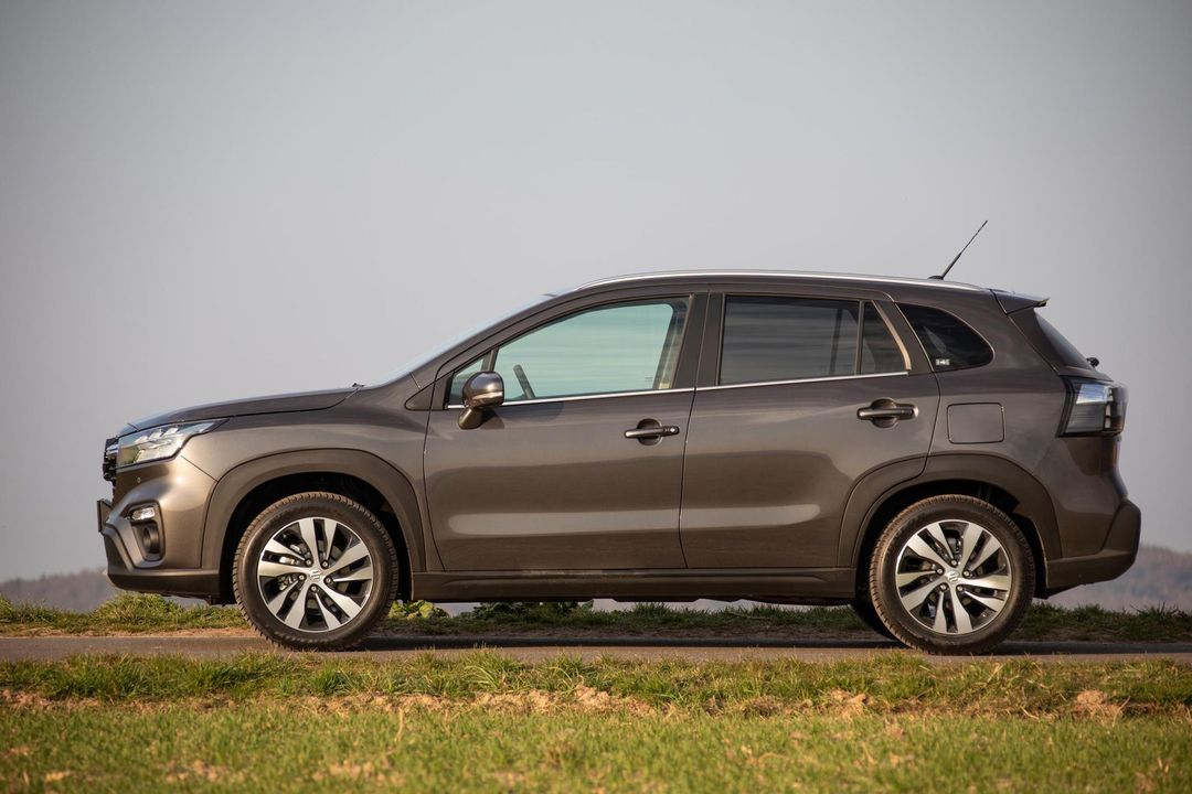 Suzuki_S-Cross_049