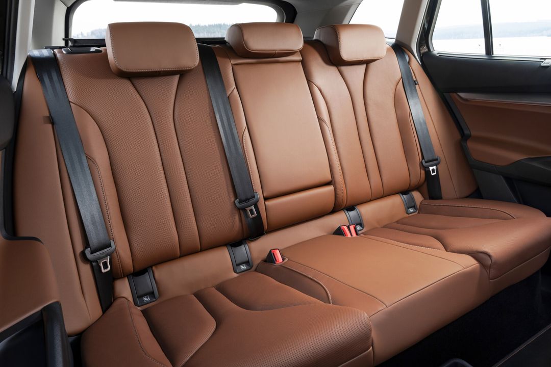 49_new_skoda_enyaq_interior_37c35e34-1920x1280