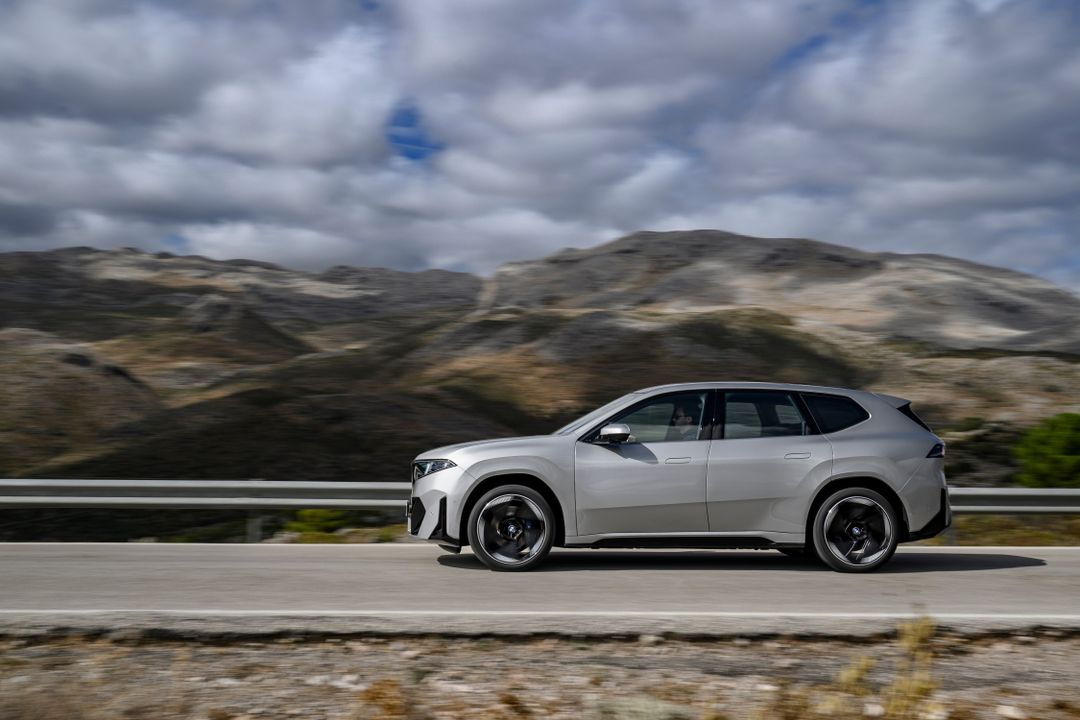 P90626573_lowRes_the-new-bmw-ix3-50-x