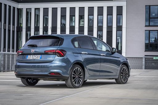 210505_F_Fiat_Tipo_Hatchback_09