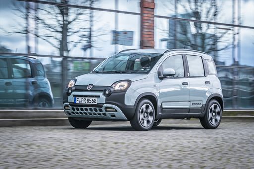 FCA_Germany _FIAT_Panda_&_500_Hybrid_2020_333