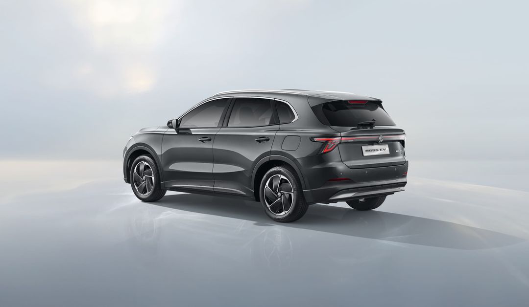 45-degrees-at-the-rear-of-the-car