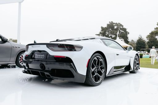 Medium-19896-MaseratiMC20CieloSpyderMakesNorthAmericanDebutinCalifornia