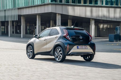 75919-2022aygoxdplstaticginger006-web-lr