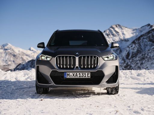 P90488684_highRes_bmw-ix1-xdrive30