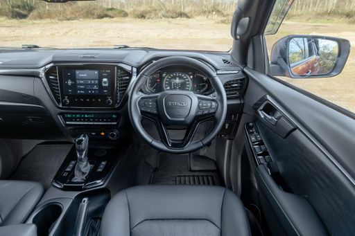 Original-4377-01-isuzu-d-max-v-cross-058