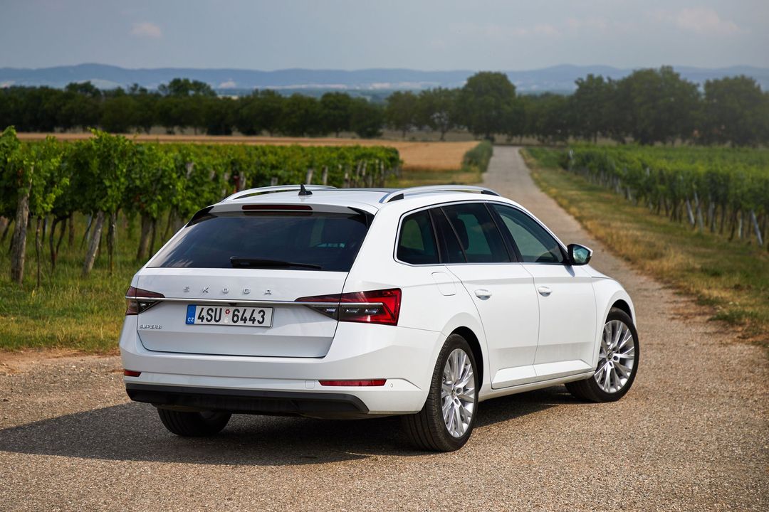 SKODA SUPERB COMBI Statisch_115527