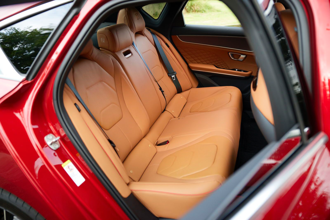 B6064A70-4DD9-4E2A-B0FB-932873208169