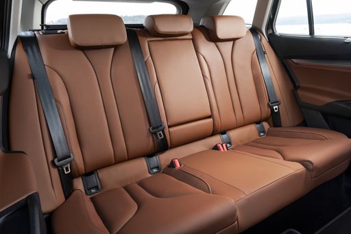 49_new_skoda_enyaq_interior_37c35e34-1920x1280
