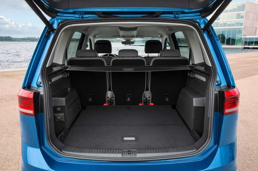 DB2015AU01090_retina_2400