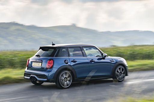 P90439057_highRes_the-mini-cooper-s-5-