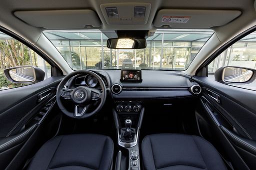 2022_mazda2_barcelona_int_01_highres